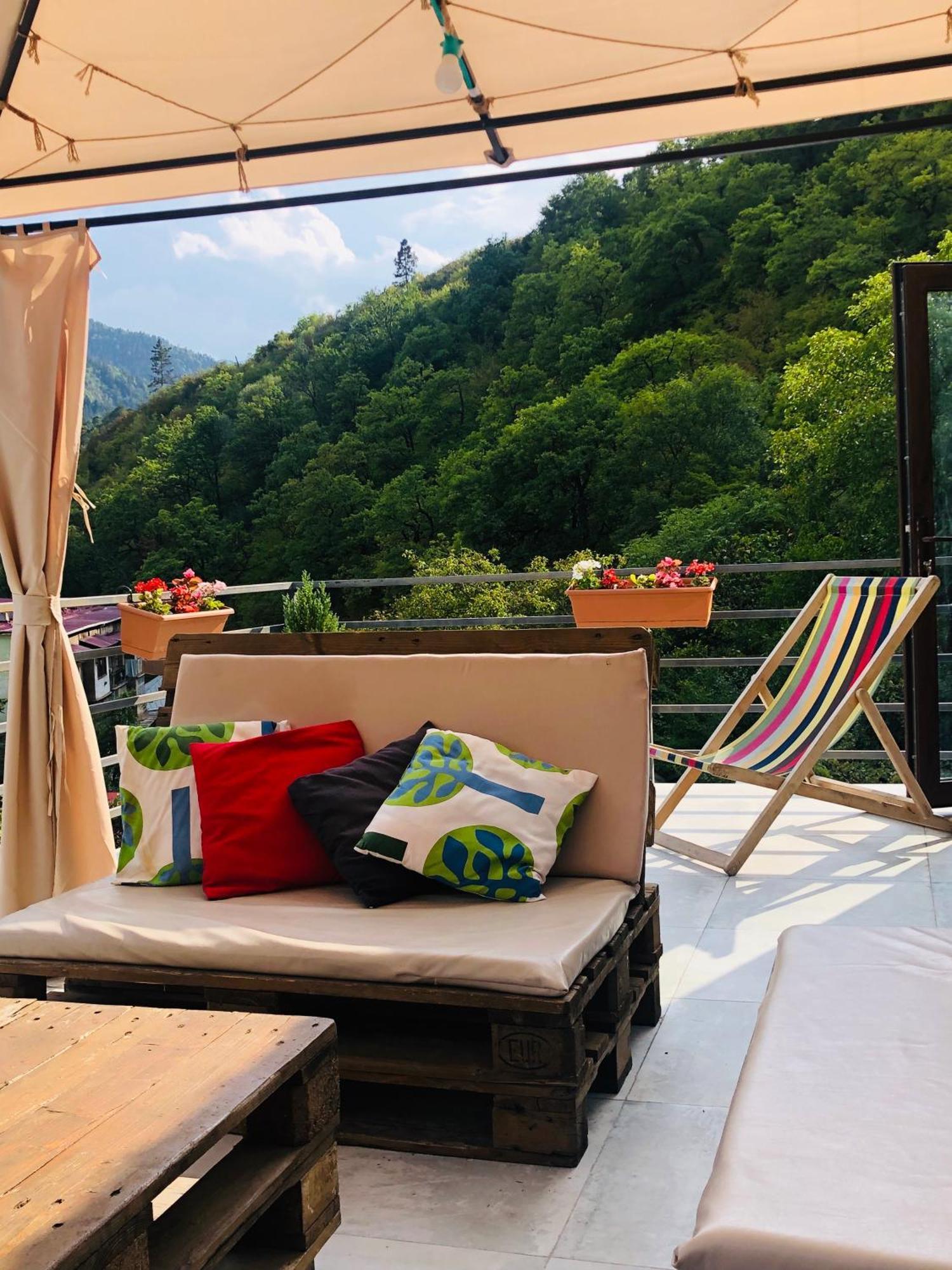 Borjomi Inn Buitenkant foto